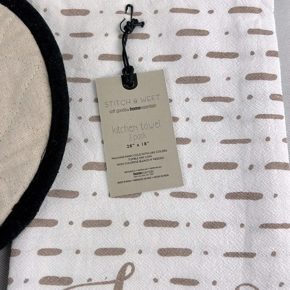 NWT Farmhouse Set Of Two Kitchen Towel & Set Of Two Pot Holders 100% Cotton - Picture 8 of 8